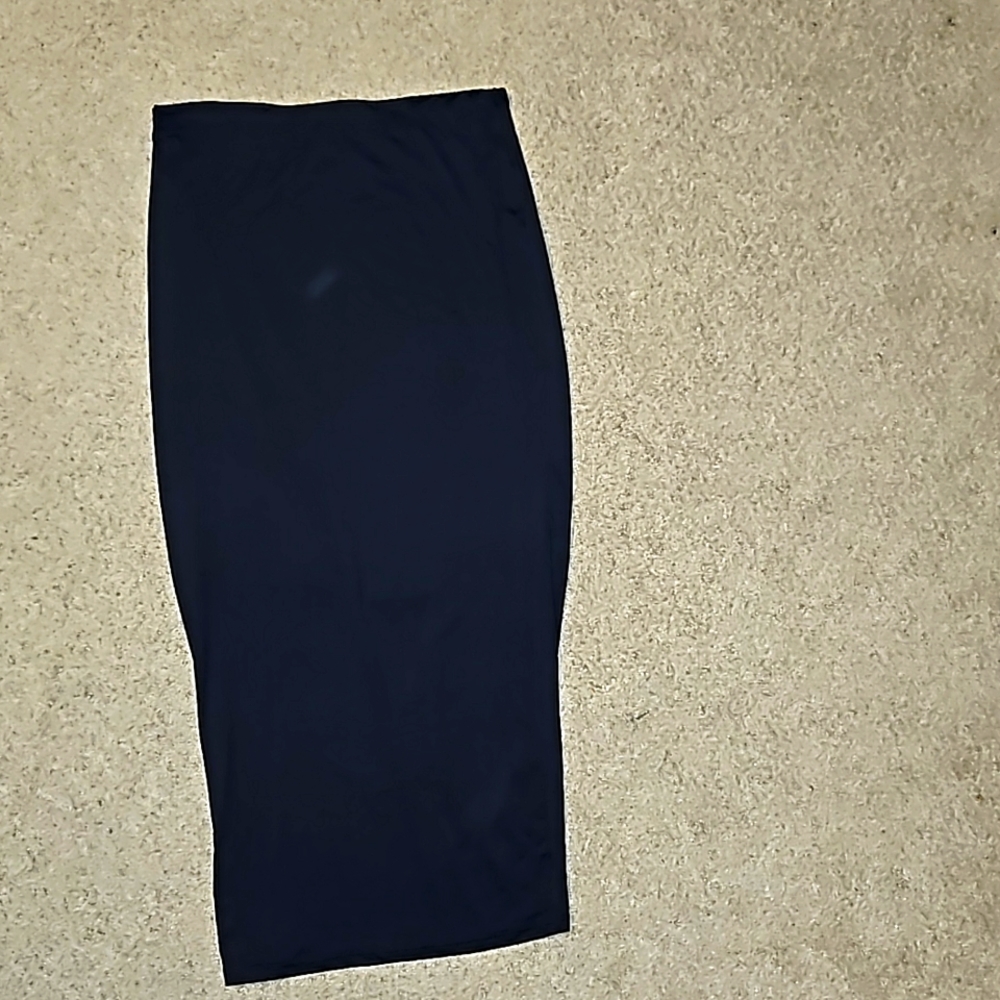 Black Midcalf Pencil Skirt